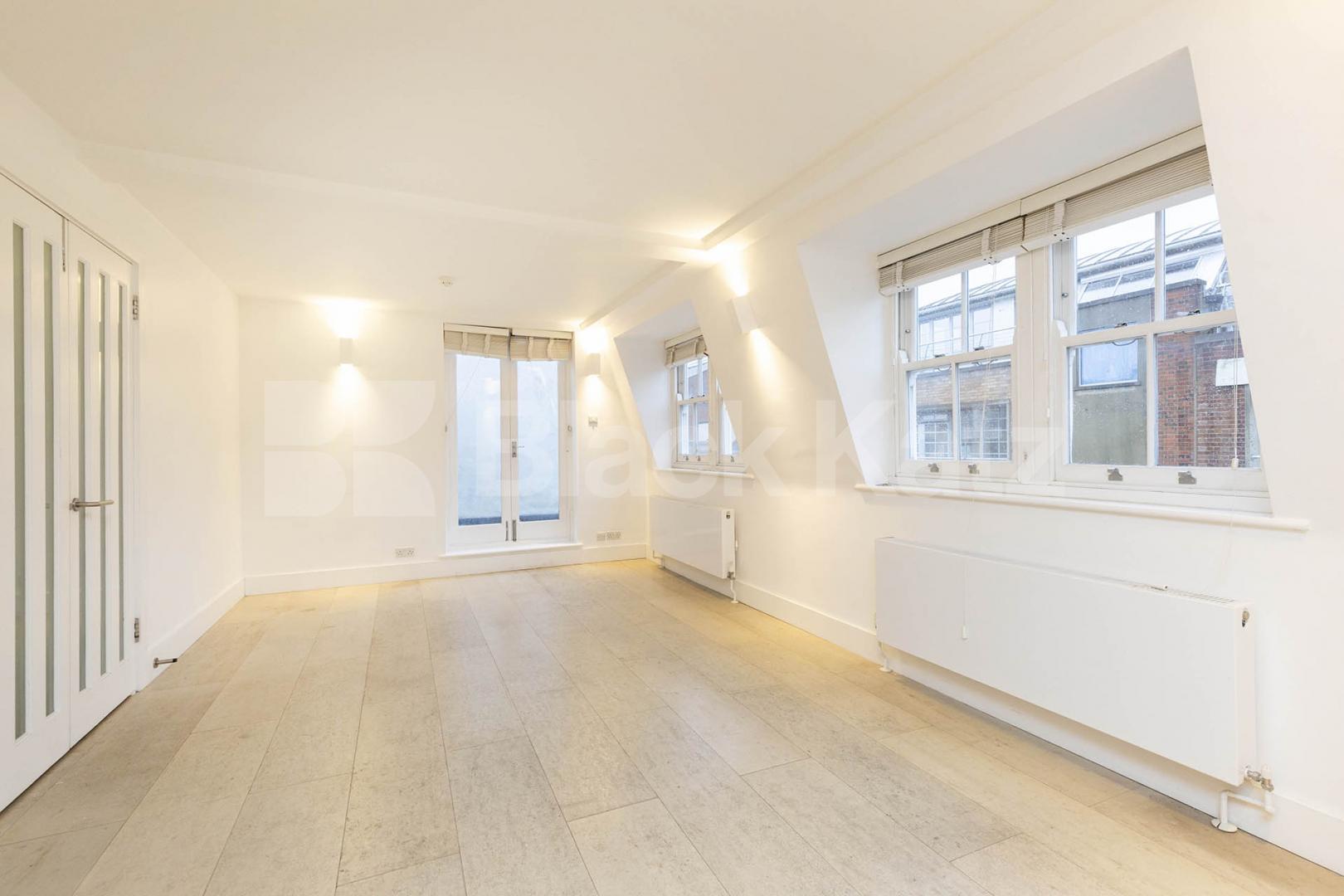 modern and bright 1 bedroom within a office conversion with a private terrace Berry Street, Clerkenwell